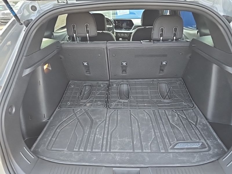 Used 2024 Chevrolet Trax SUV