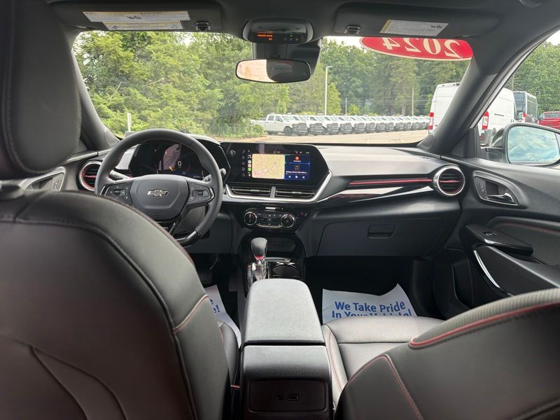 Used 2024 Chevrolet Trax SUV