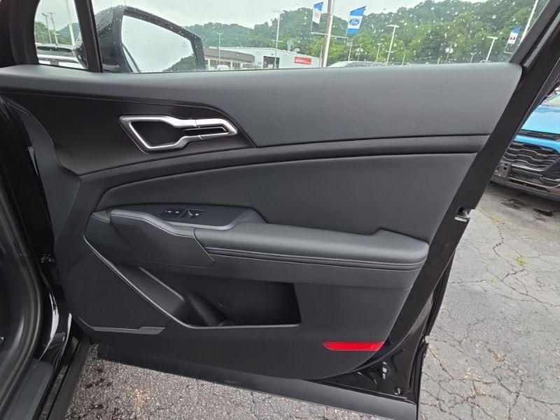New 2027 Kia Sportage Hybrid SUV