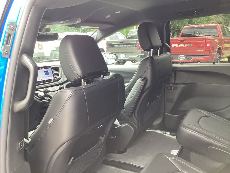 New 2027 Chrysler Pacifica Van