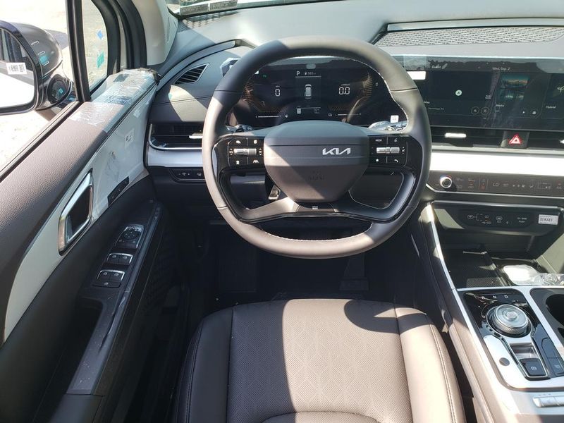New 2027 Kia Carnival MPV Hybrid Van