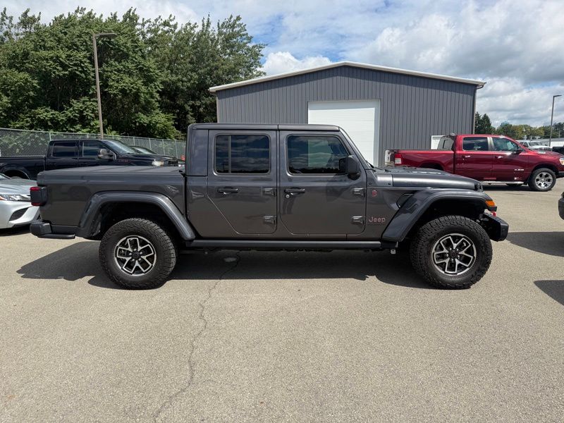 Used 2025 Jeep Gladiator Truck
