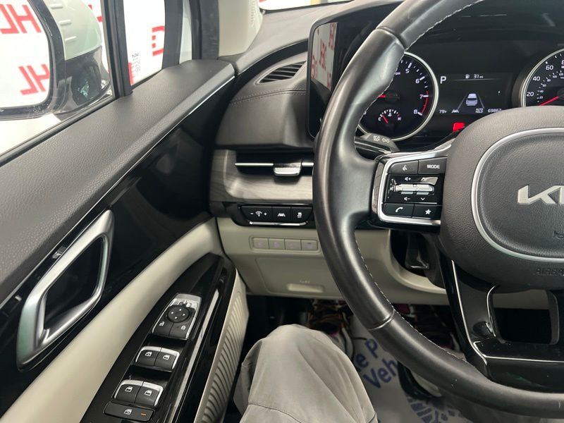 Used 2023 Kia Carnival Van