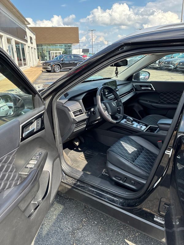 Used 2024 Mitsubishi Outlander SUV