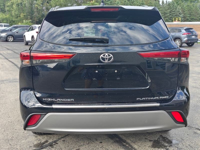 Used 2022 Toyota Highlander SUV