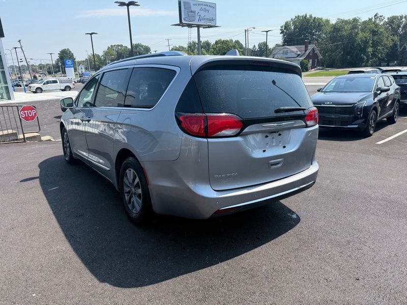 Used 2019 Chrysler Pacifica Van