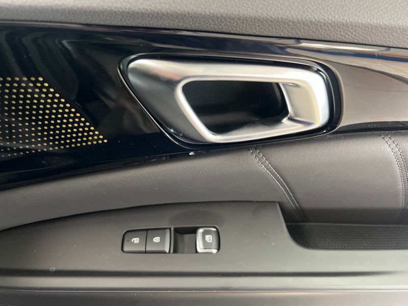New 2026 Kia Carnival MPV Van