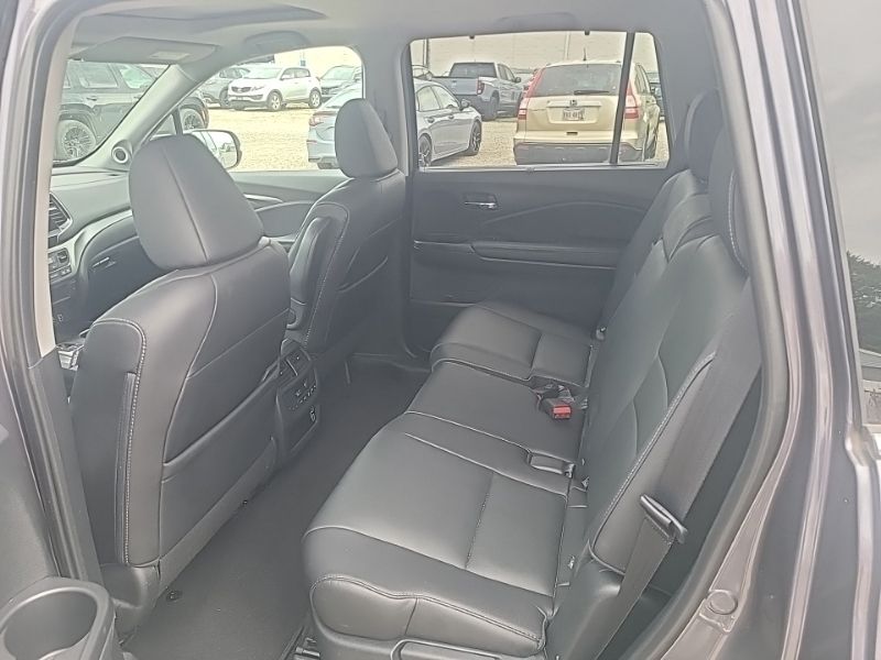 2021 Honda Pilot SE - Photo 12