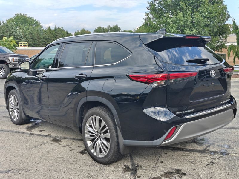 Used 2022 Toyota Highlander SUV