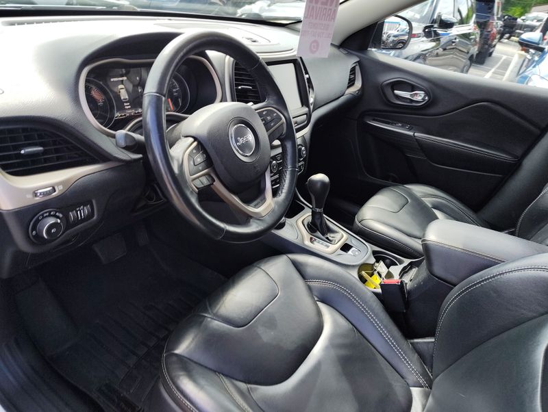 Used 2016 Jeep Cherokee SUV