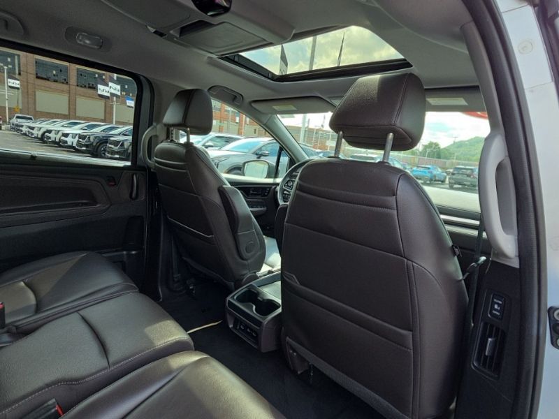 Used 2023 Honda Odyssey Van