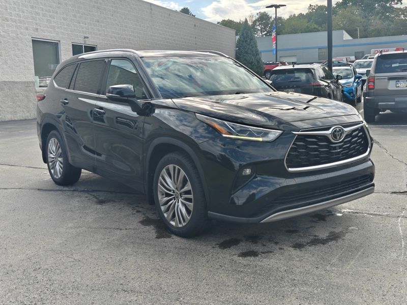Used 2022 Toyota Highlander SUV