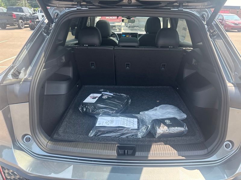 New 2026 Volkswagen Tiguan SUV