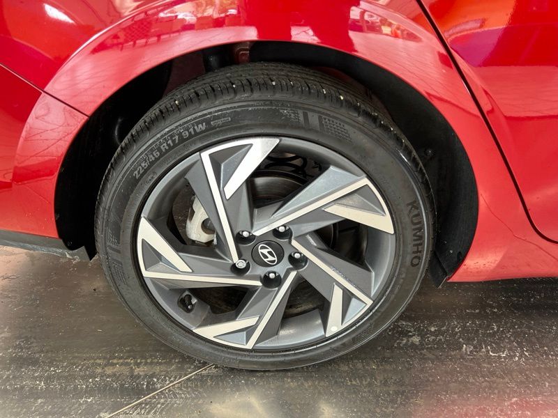 Used 2025 Hyundai Elantra Sedan