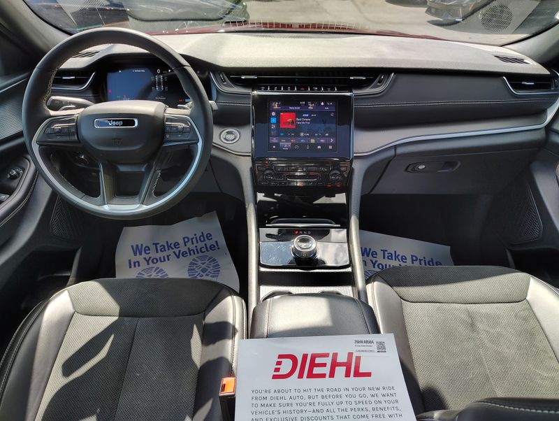 Used 2025 Jeep Grand Cherokee SUV