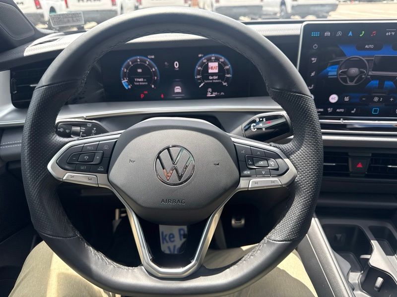 Used 2025 Volkswagen Tiguan SUV
