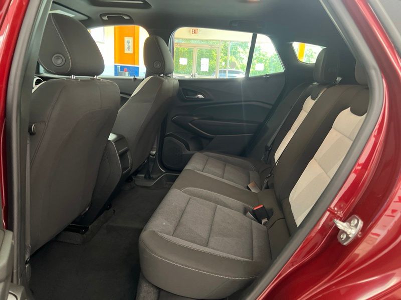 Used 2025 Chevrolet Trax SUV