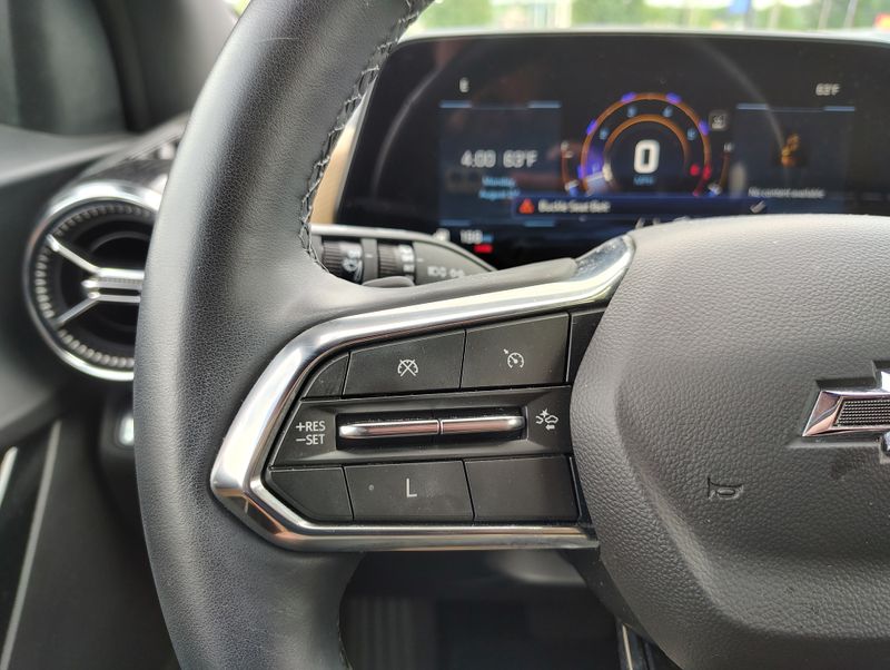 Used 2025 Chevrolet Equinox SUV
