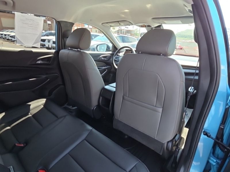 Used 2025 Chevrolet Trax SUV