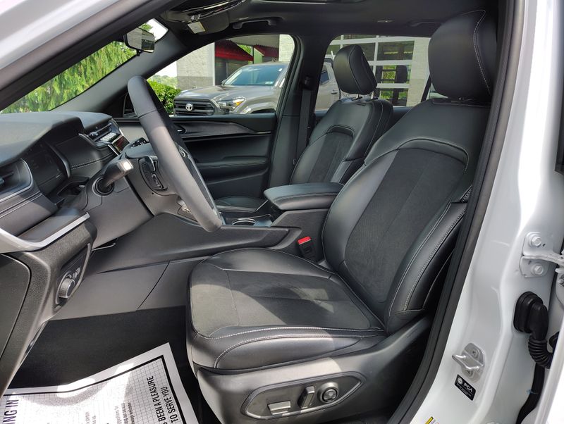 Used 2025 Jeep Grand Cherokee L SUV