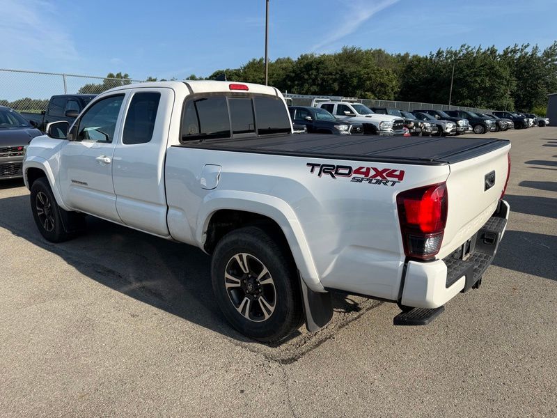 Used 2016 Toyota Tacoma Truck
