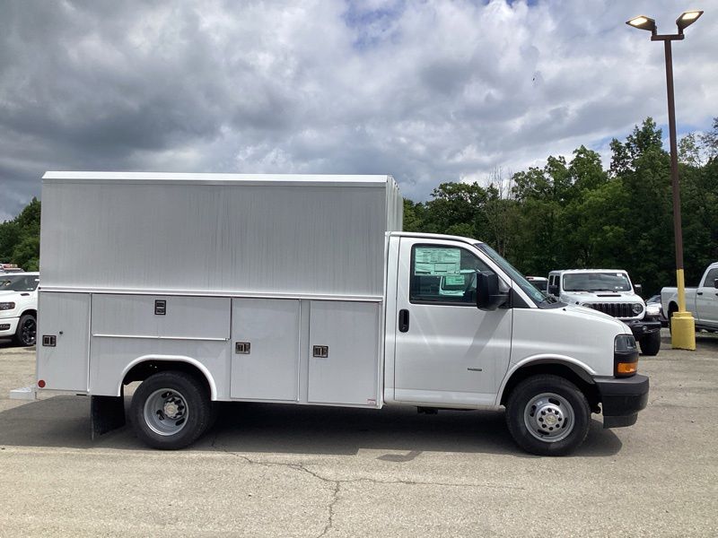 New 2026 Chevrolet Express 3500 Coupe