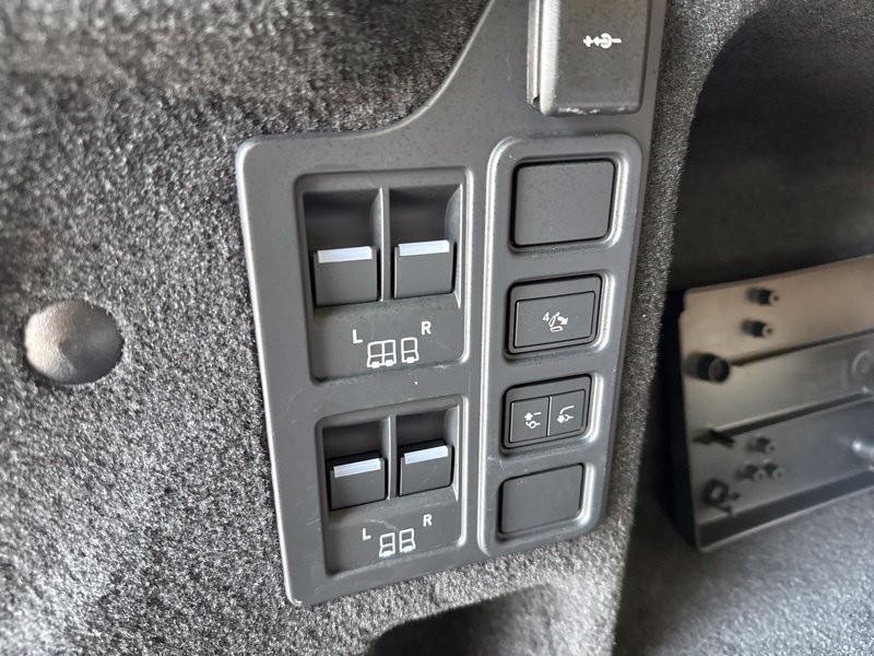 Used 2025 Land rover Discovery SUV