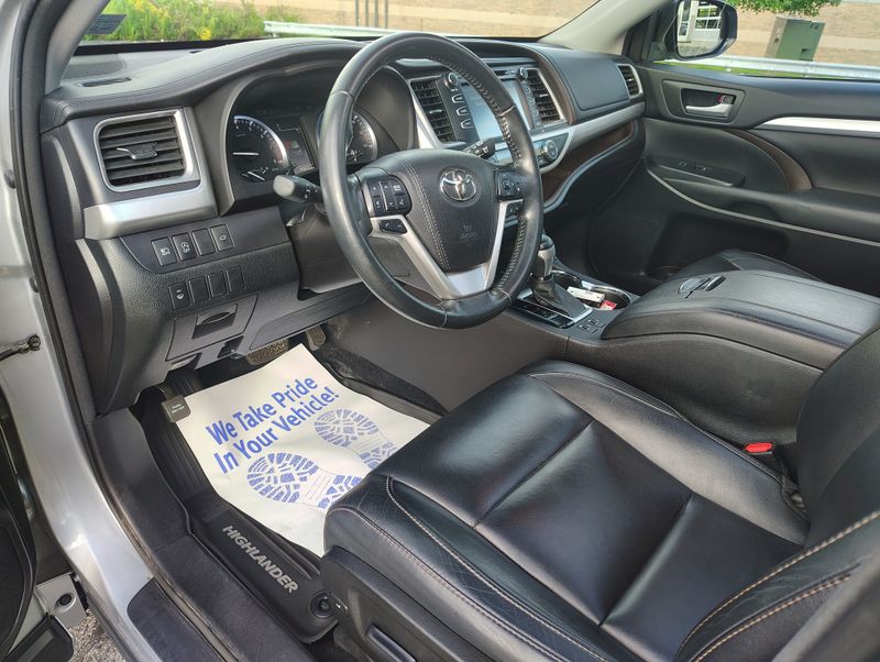 Used 2017 Toyota Highlander SUV