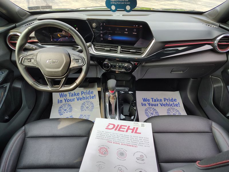 Used 2024 Chevrolet Trax SUV