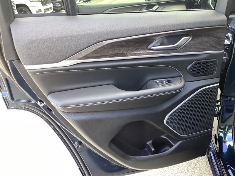 New 2027 Jeep Grand Cherokee SUV