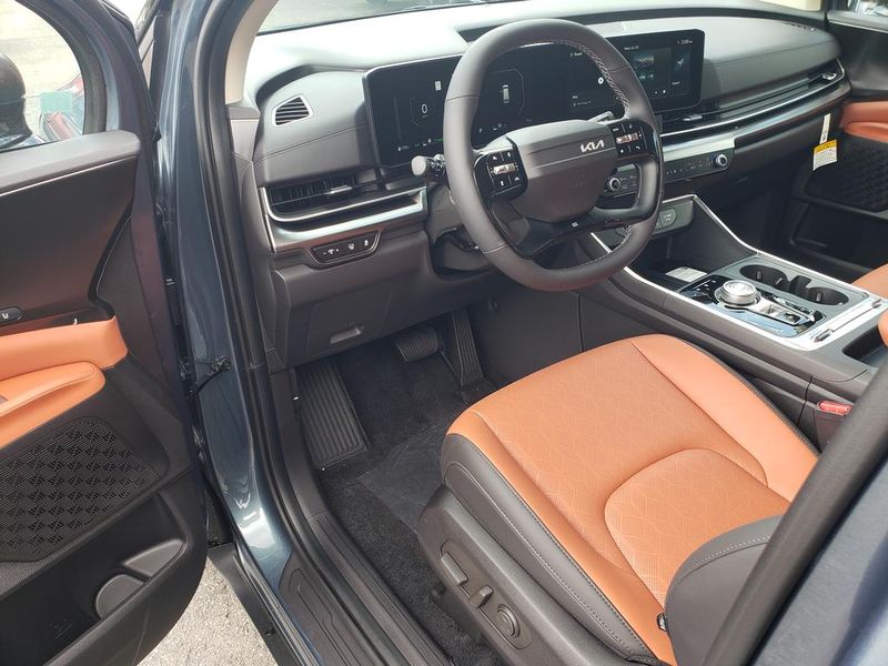 New 2027 Kia Carnival MPV Hybrid Van