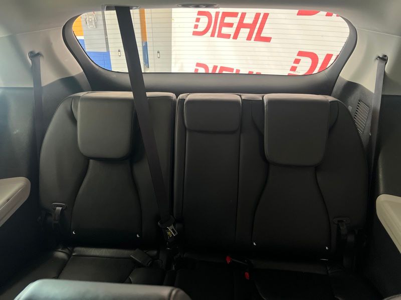 Used 2023 Kia Carnival Van