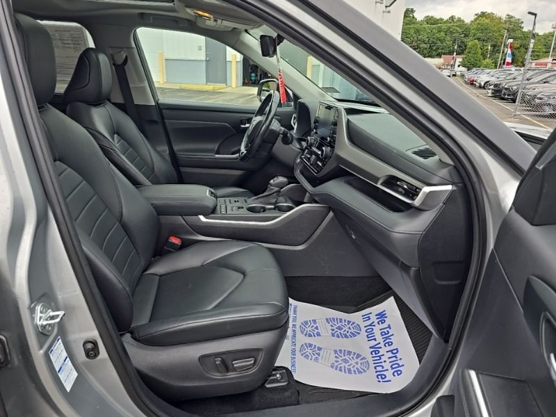 Used 2021 Toyota Highlander SUV