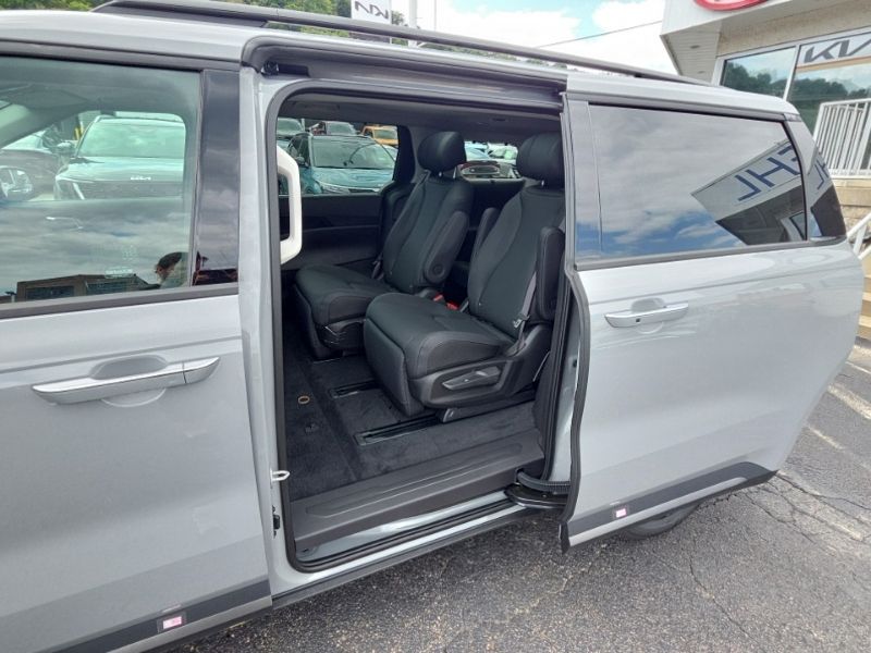 New 2027 Kia Carnival MPV Van