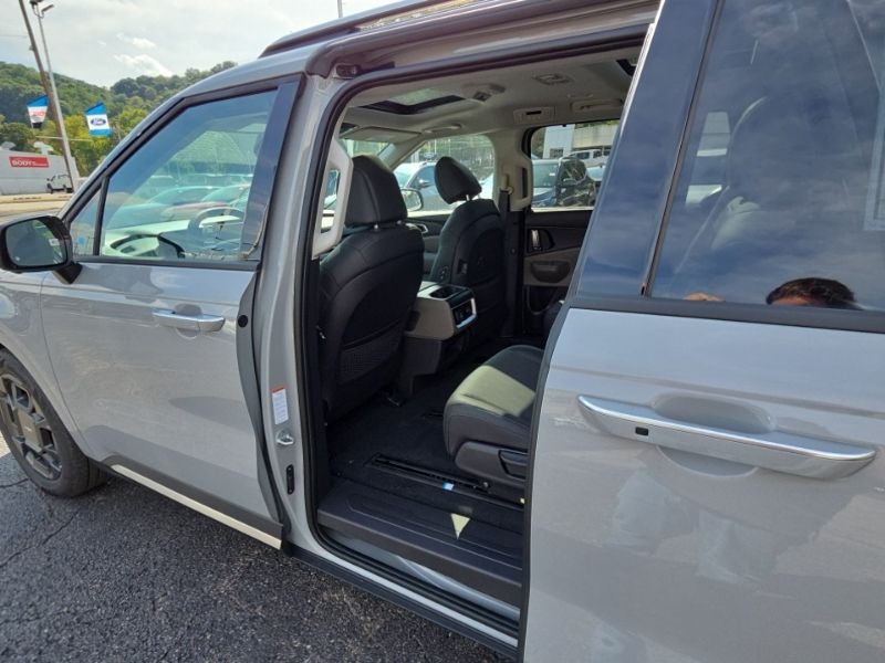New 2027 Kia Carnival MPV Hybrid Van