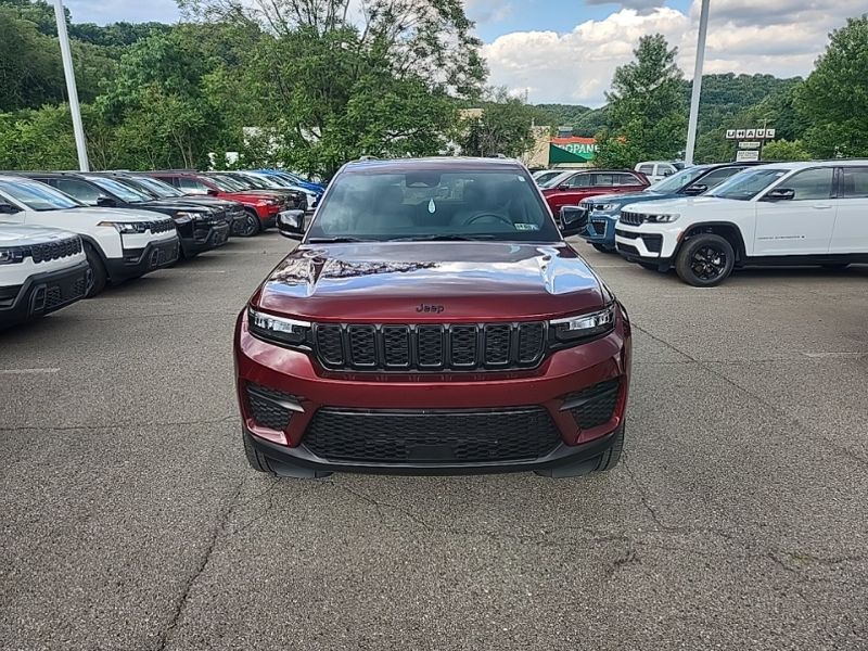 Used 2025 Jeep Grand Cherokee SUV