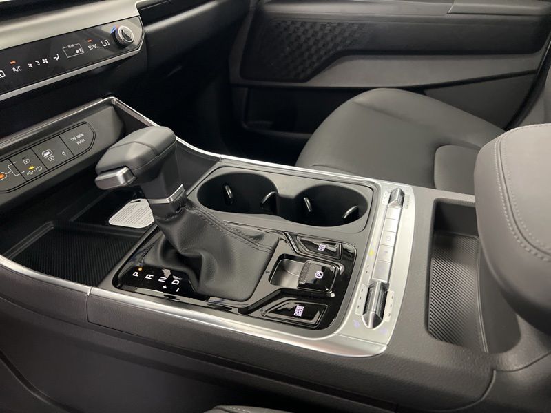 New 2026 Kia Carnival MPV Van