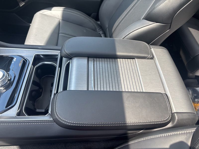 New 2026 Jeep Grand Wagoneer SUV