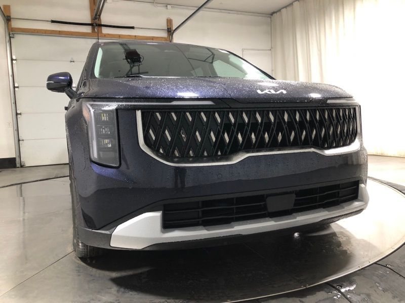 New 2026 Kia Carnival MPV Van