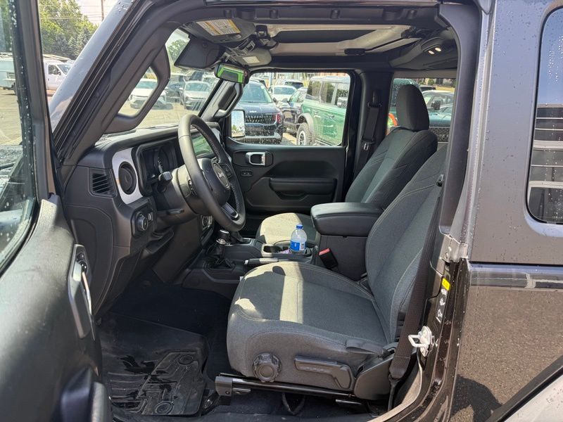 Used 2025 Jeep Wrangler SUV