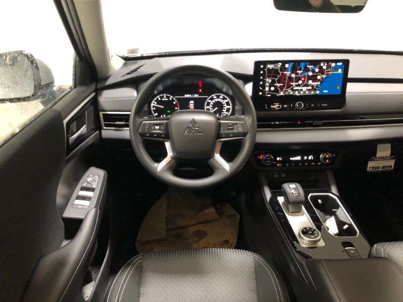 2026 Mitsubishi Outlander ES - Photo 30