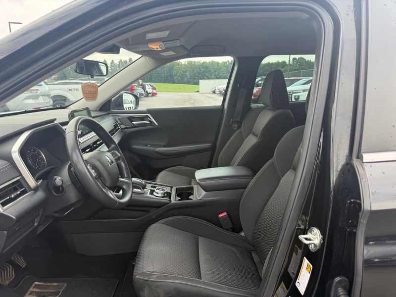 Used 2023 Mitsubishi Outlander SUV