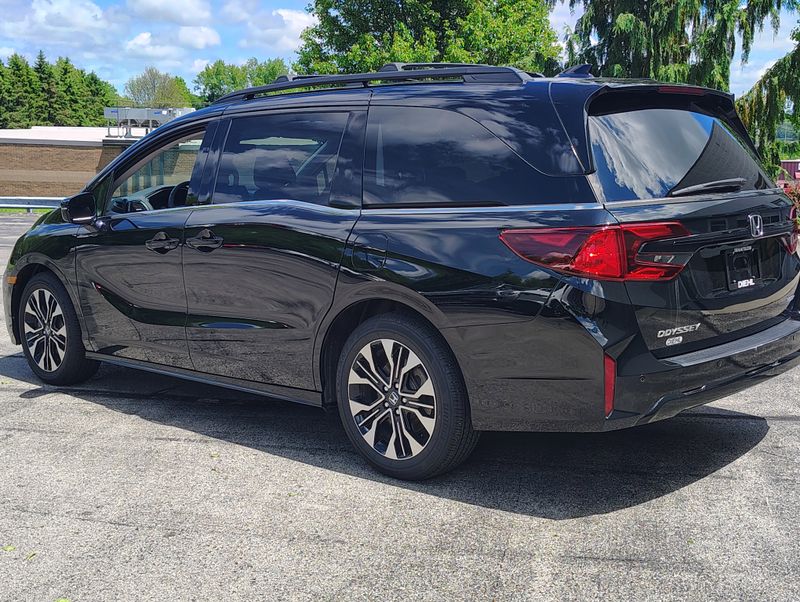 Used 2025 Honda Odyssey Van