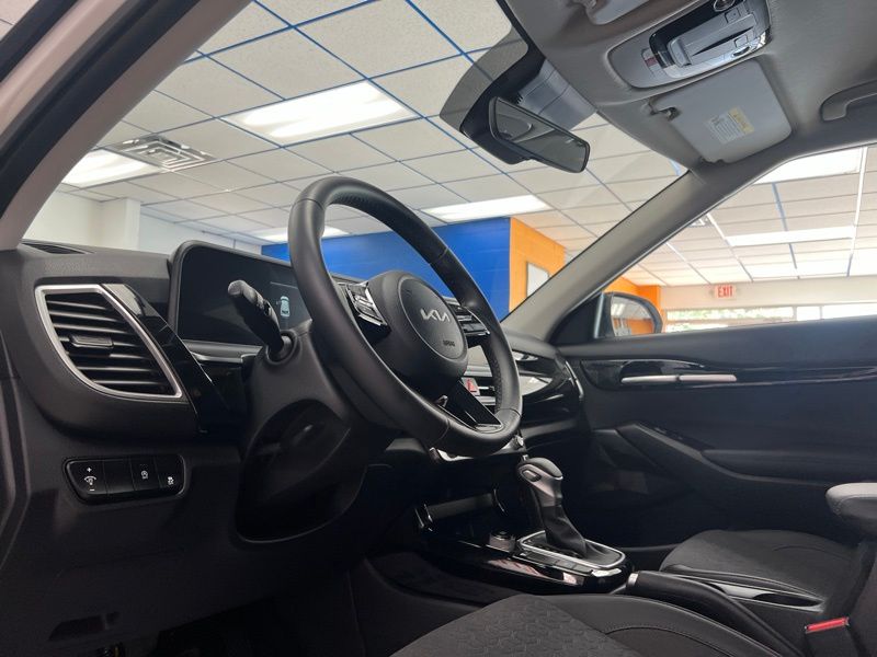Used 2025 Kia Seltos SUV