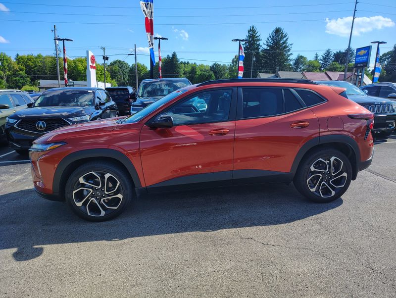 Used 2024 Chevrolet Trax SUV