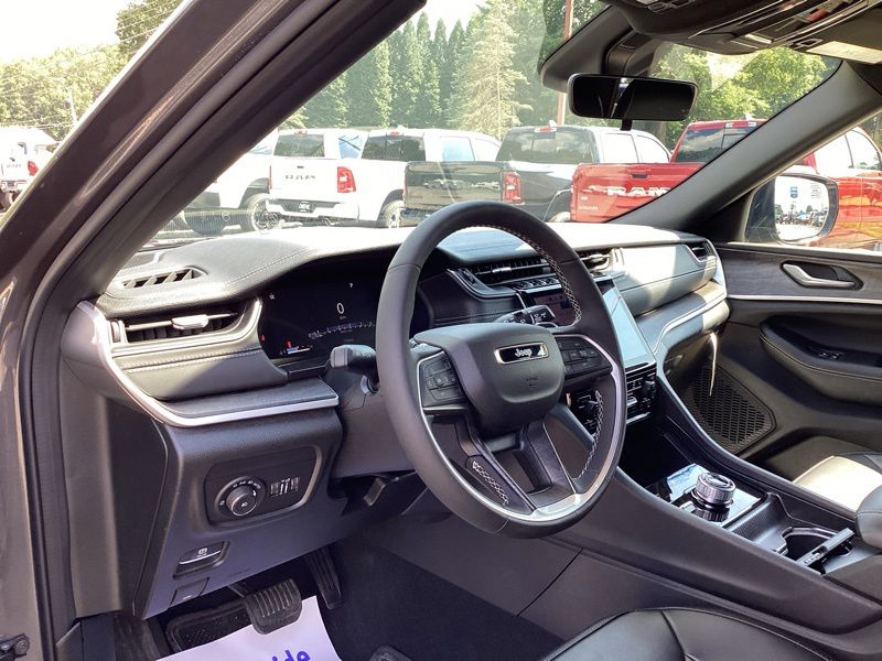 New 2025 Jeep Grand Cherokee SUV