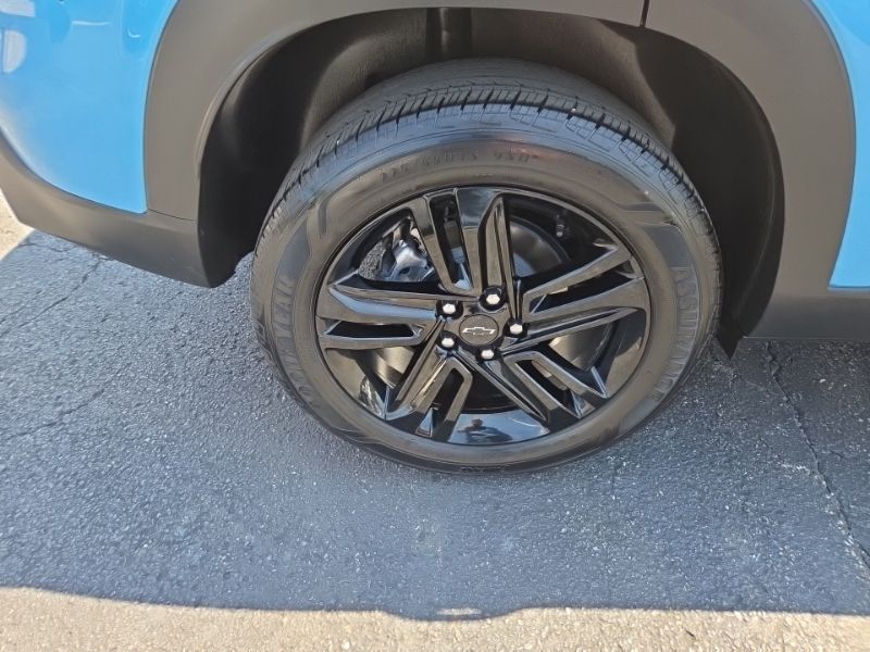 Used 2025 Chevrolet Trax SUV
