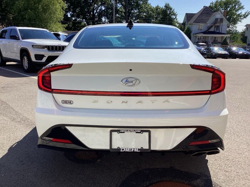 Used 2021 Gray Hyundai SEL image 6