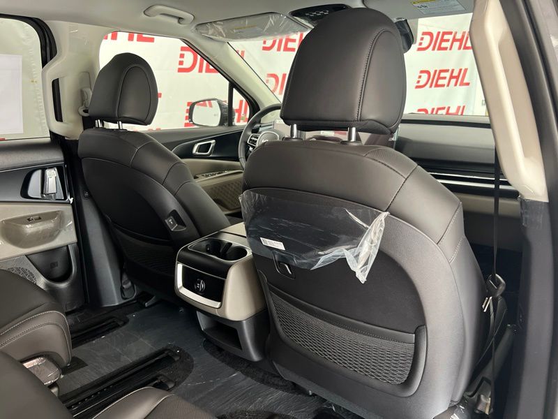 New 2026 Kia Carnival MPV Van
