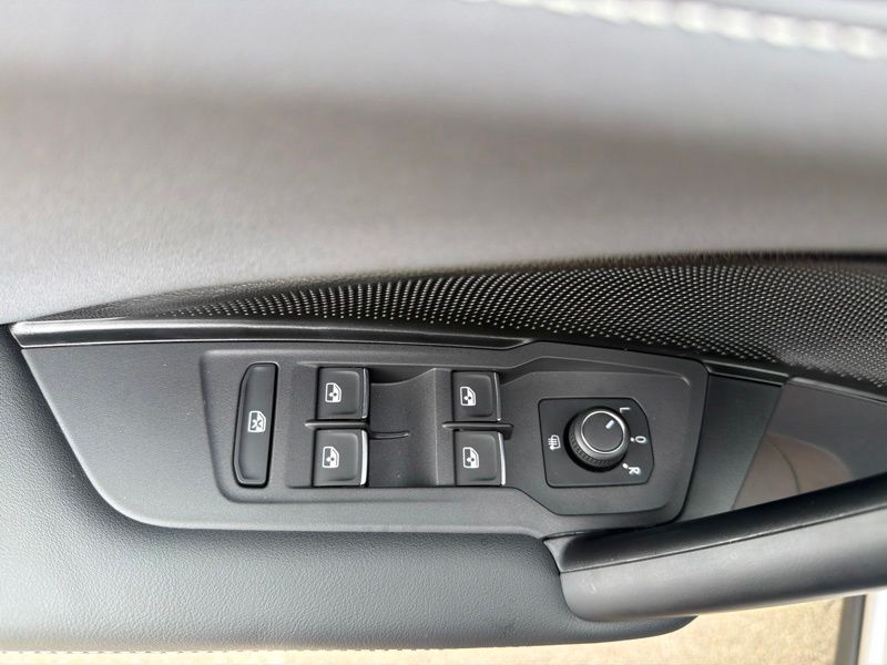 Used 2025 Volkswagen Tiguan SUV